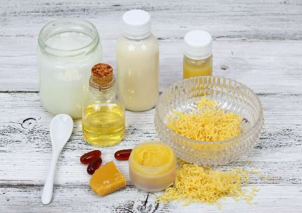 How to Make Your Own Beeswax Lotion Bars